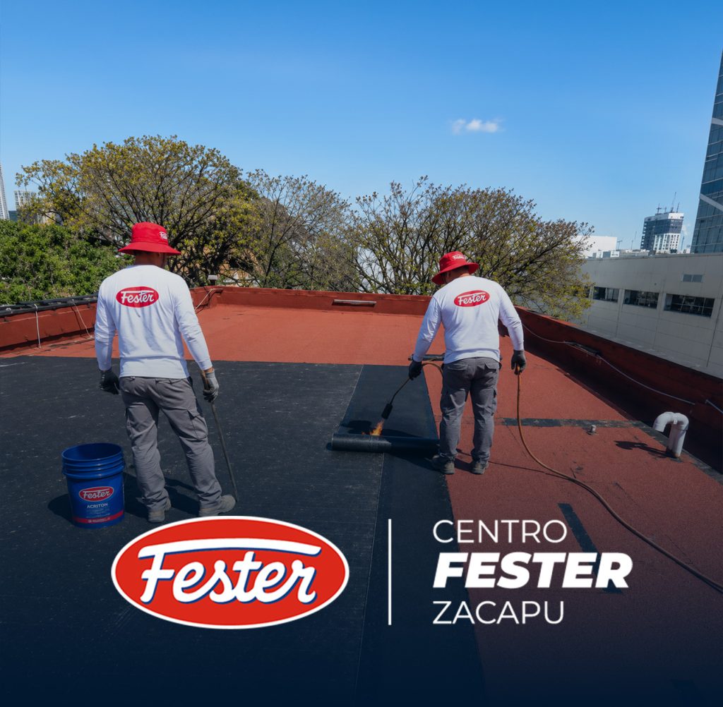 Trabajos de mantenimiento e impermeabilización profesional en la amplia azotea de la planta de producción Yakult con sistemas Fester.